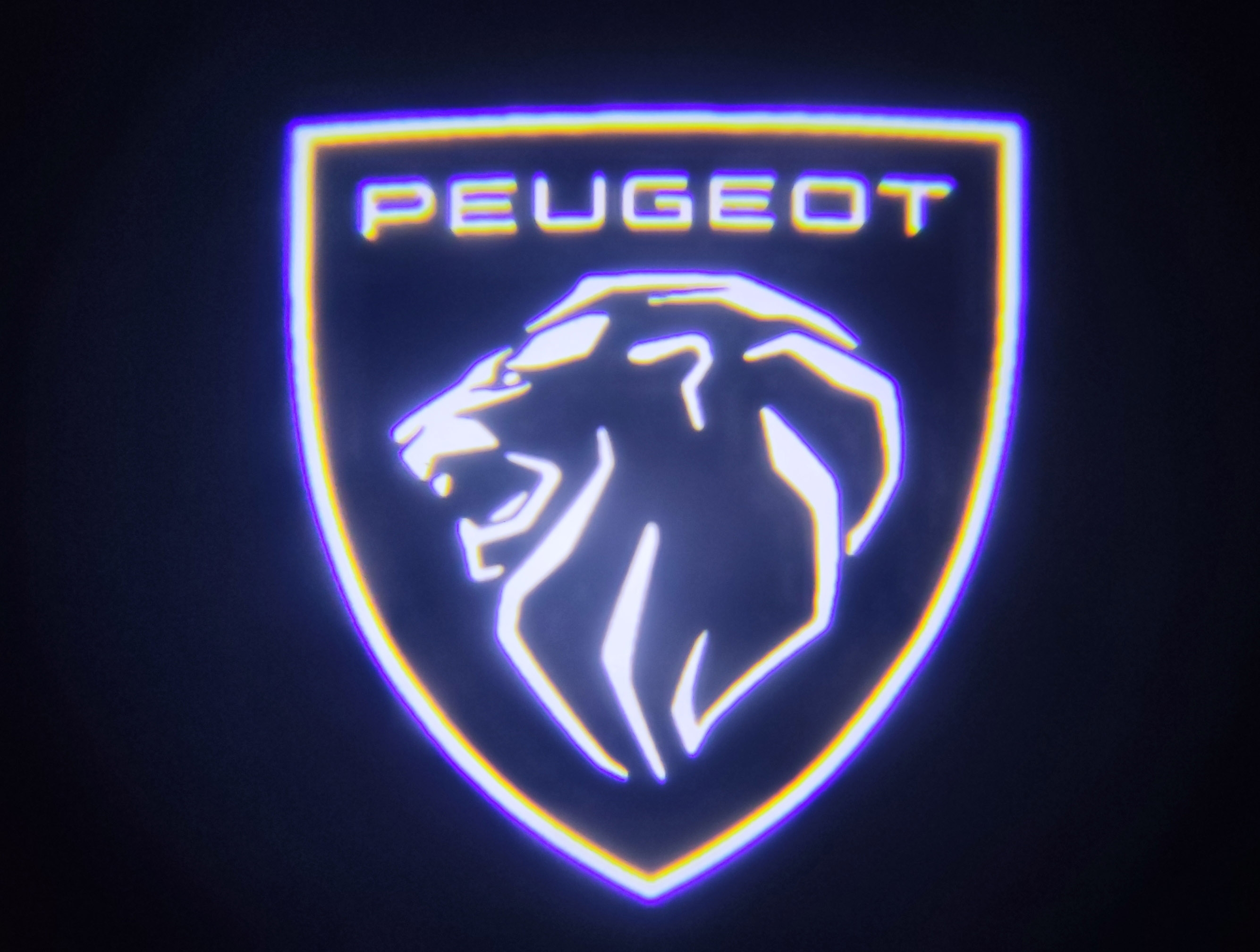 Yeni Peugeot Araçlar İçin Pilli Kapı Altı Led Logo